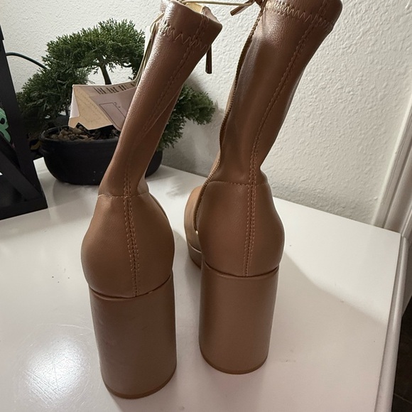 Stradivarius Beige Block Heel Boots - Picture 3 of 6